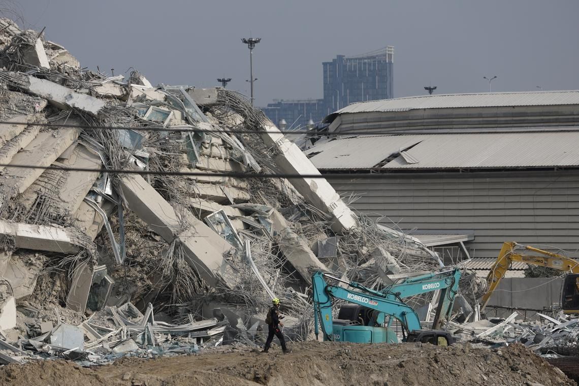 Rescue workers conduct a search operation for survivors at the site of a collapsed building in Bangkok on March 29, 2025. - Photo: EPA-EFE