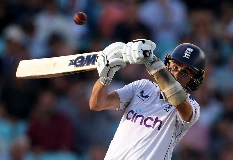 Cricket-England's Stone sidelined for 14 weeks after knee surgery