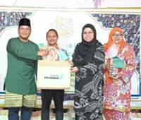 Foundation spreads joy in Johor via 250 food baskets