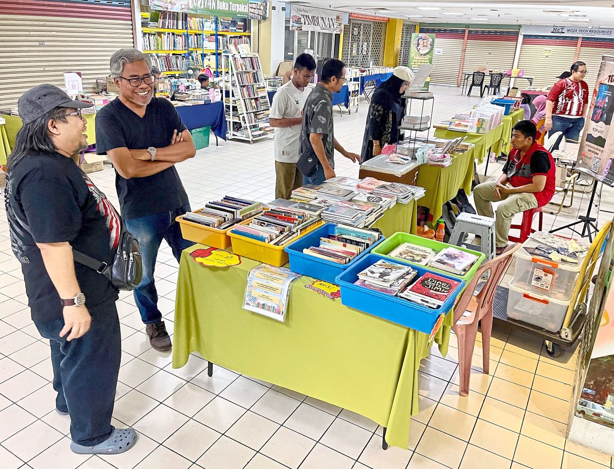 The collective under the Hentian Buku Selangor initiative holds events such as book fairs at Kompleks Perhentian Kajang, where individuals can sell their personal collections for a small fee. — Filepic