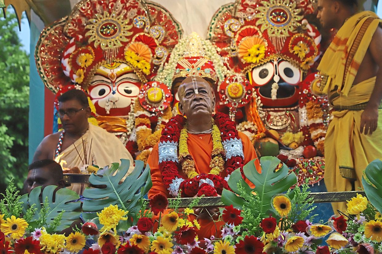 The statue of Srila Prabhupada on the chariot.