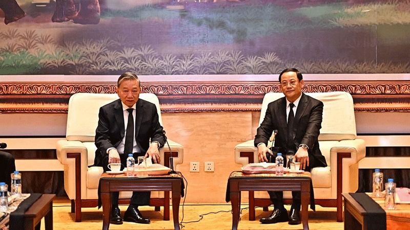 General Secretary of the Communist Party of Vietnam (CPV) Central Committee, To Lam (left) meets Prime Minister Sonexay Siphandone. - Photo: Vientiane Times/ANN