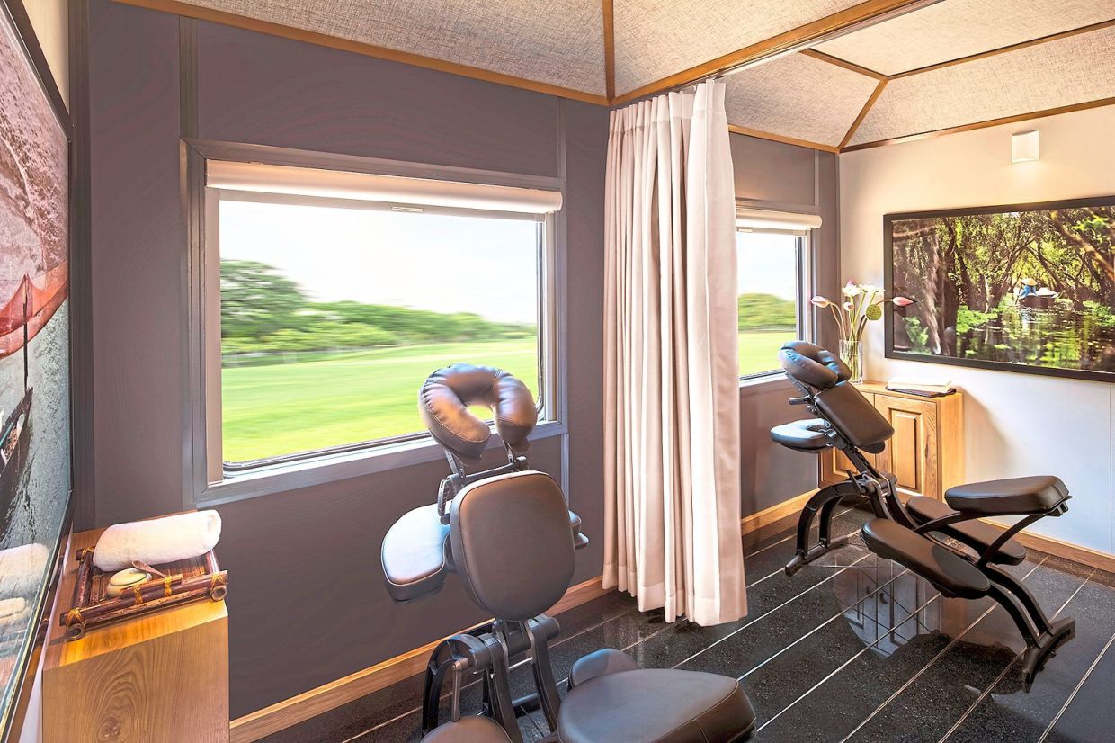 Feeling tired throughout your journey? Indulge in a neck massage on The Vietage.