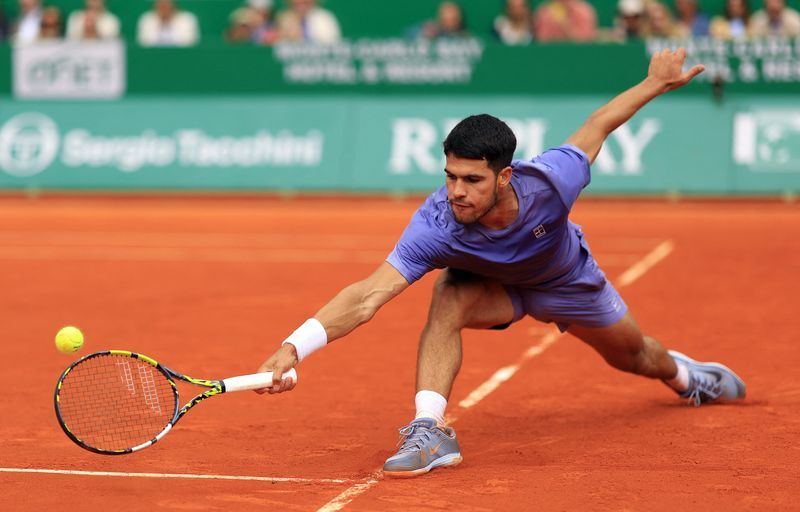 Tennis-Alcaraz ousts Davidovich Fokina to move into Monte Carlo final