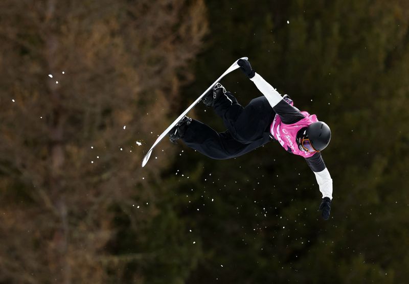 Snowboarding-Kirkhus goes orbital to land historic quad flip in Swiss Alps stunner