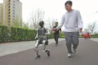 Beijing gears up for groundbreaking human-robot half-marathon