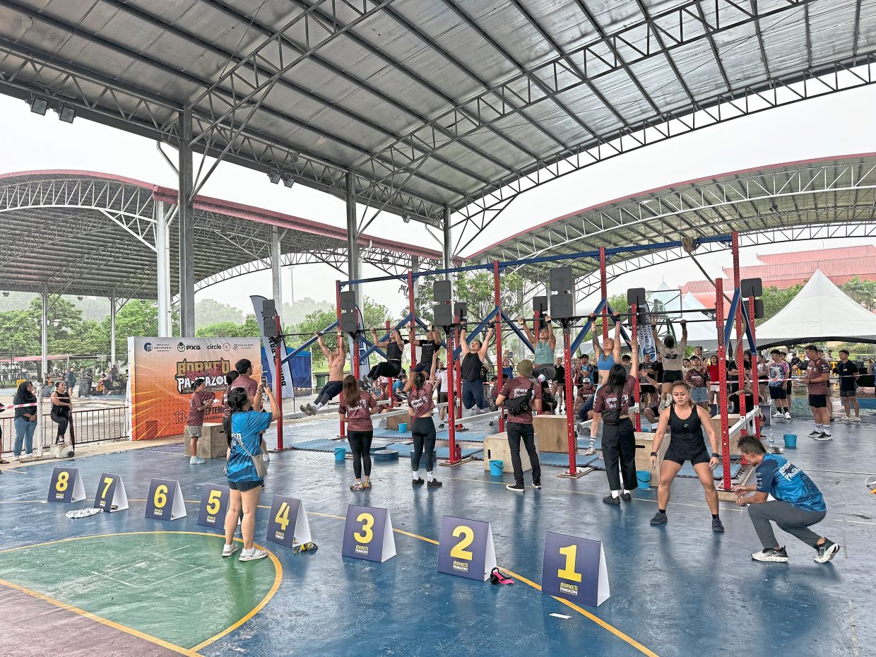 For those who are really into functional fitness, they can test themselves by entering competitions like the Borneo Pangazou, which is one of Malaysia’s largest functional fitness competitions.