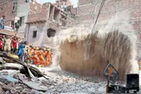 At least 11 killed in building collapse