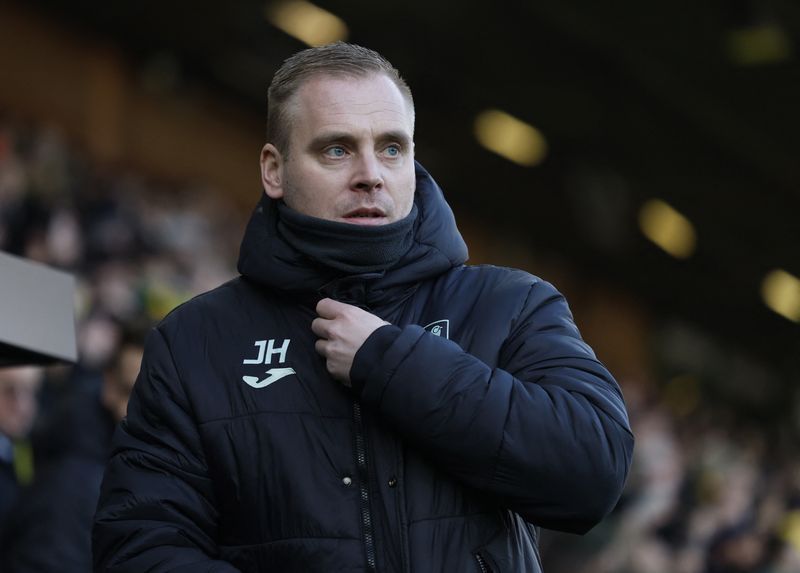 Soccer-Norwich sack Thorup and name Wilshere as interim coach