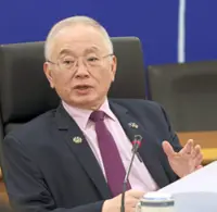 Dr Wee recognised for role in helping Malaysian children with passport issues