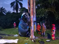 Man dies after car hits road signage