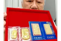 Prices soar but gold still tops investment
