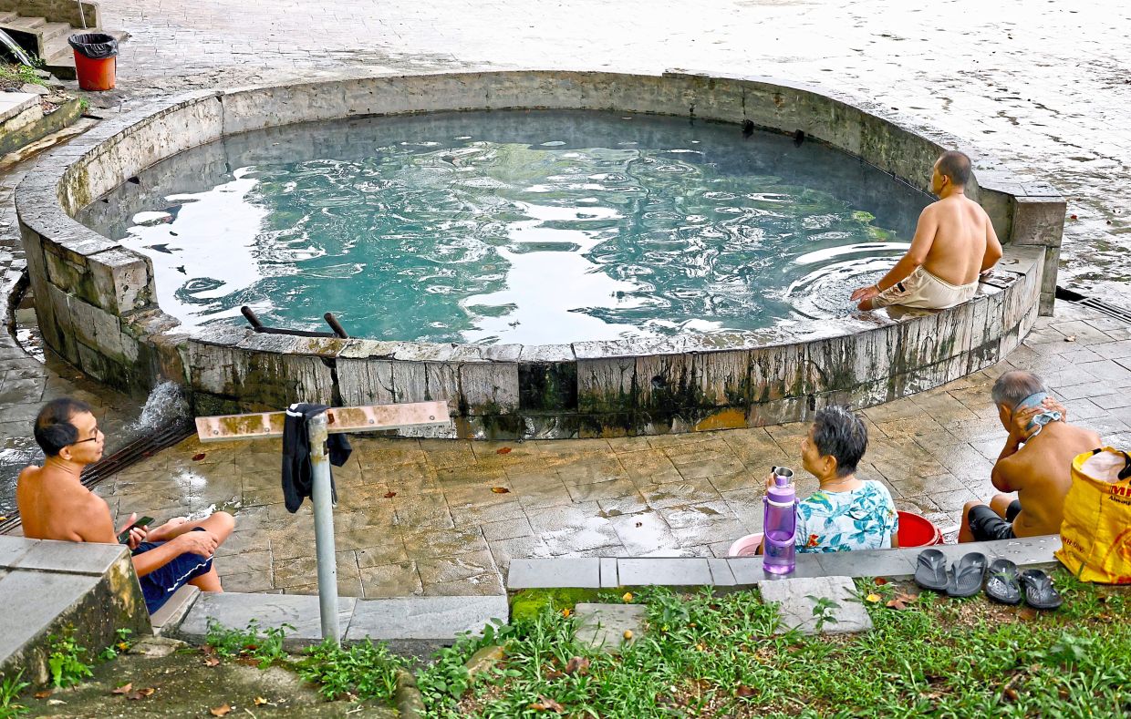 The Selayang Hot Spring north of Kuala Lumpur offers visitors a chance to unwind from their daily stressors and alleviate some aches and pains. Visitors can splash themselves with spring water, soak in a pool, experience a bout of reflexology or take a load off with a foot bath .