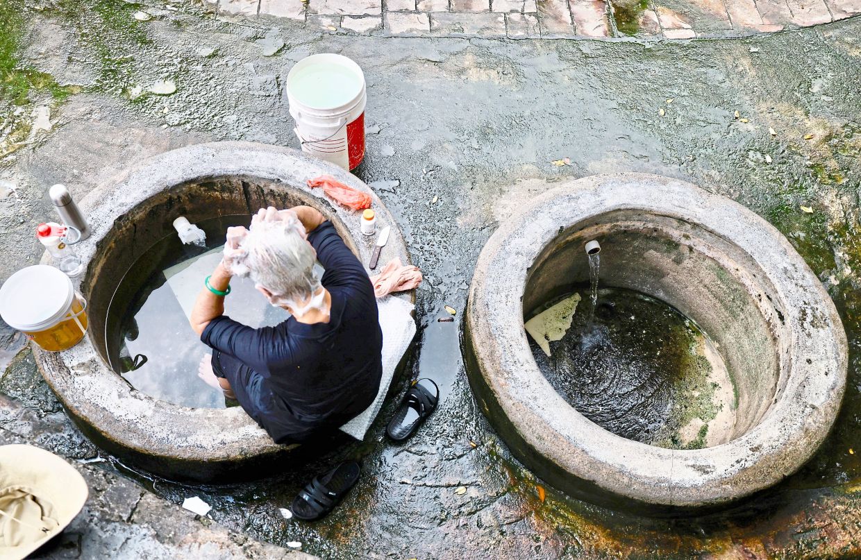 With four pools at different temperatures people can choose which temperature they are most comfortable with.