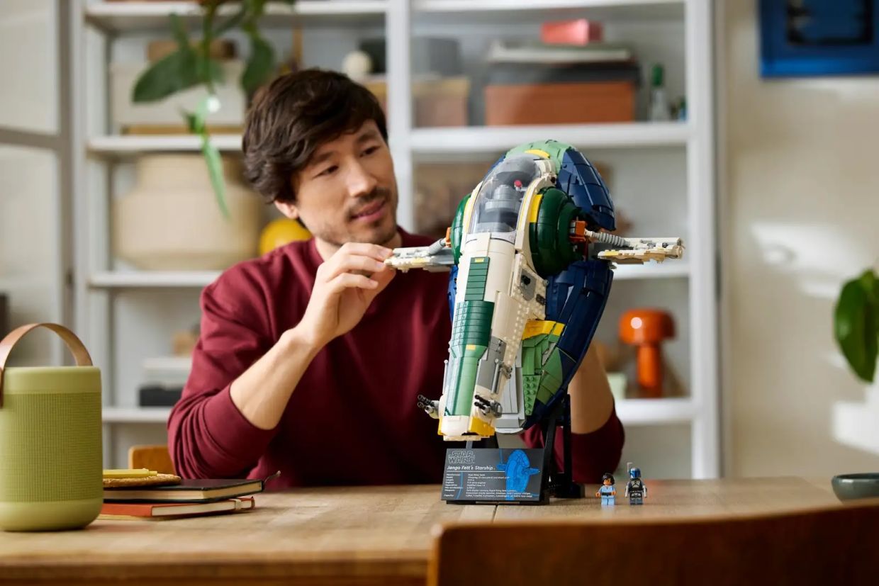 There will be no disintegrations when this set is finally built. — Photo: Lego