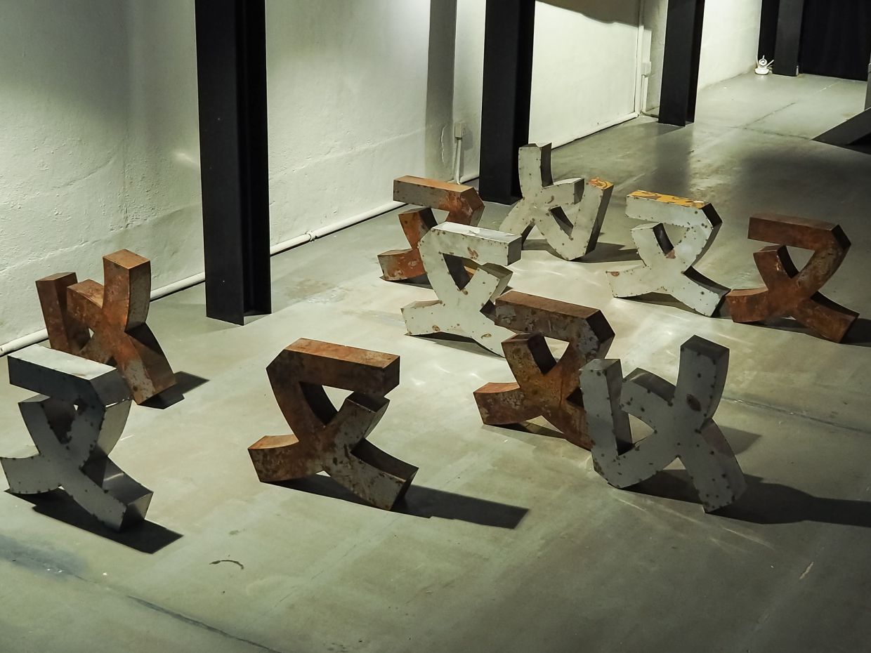 A view of Tan Zi Hao's installation series 'You Again' (steel and stainless steel, 2022) at the group A 'Colloquy' exhibition. Photo: Wei-Ling Gallery 