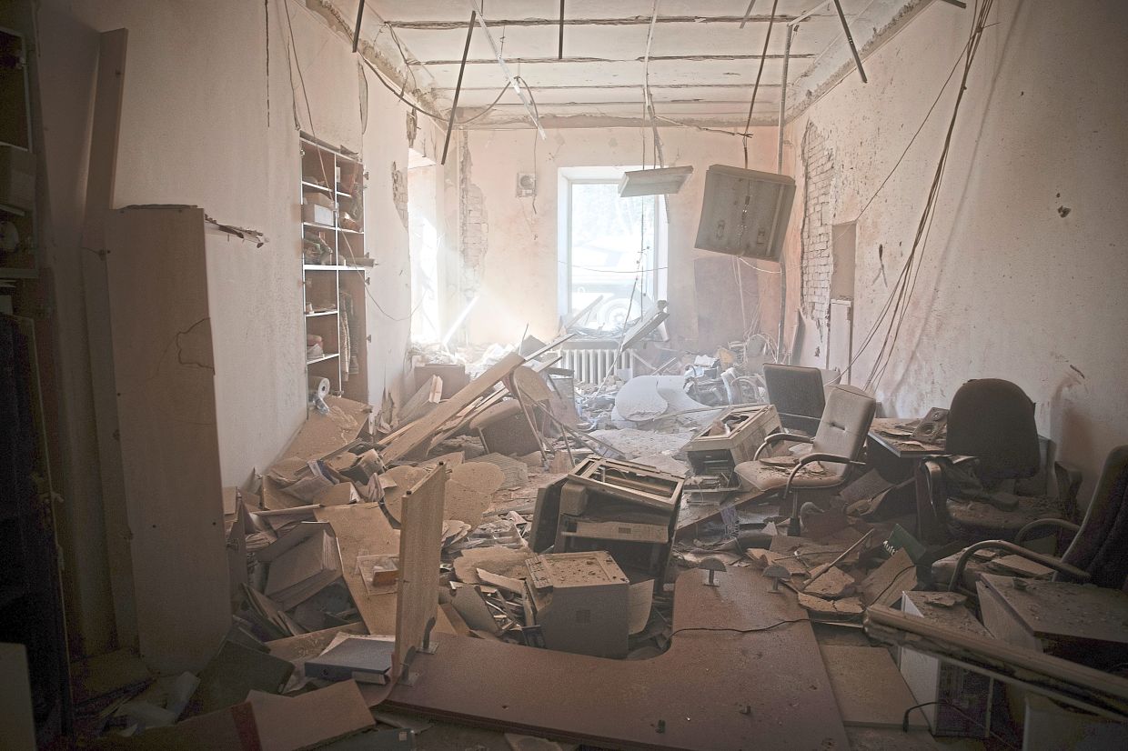 The wreckage of an apartment struck by Russian missiles in Sumy. — Tyler Hicks/The New York Times