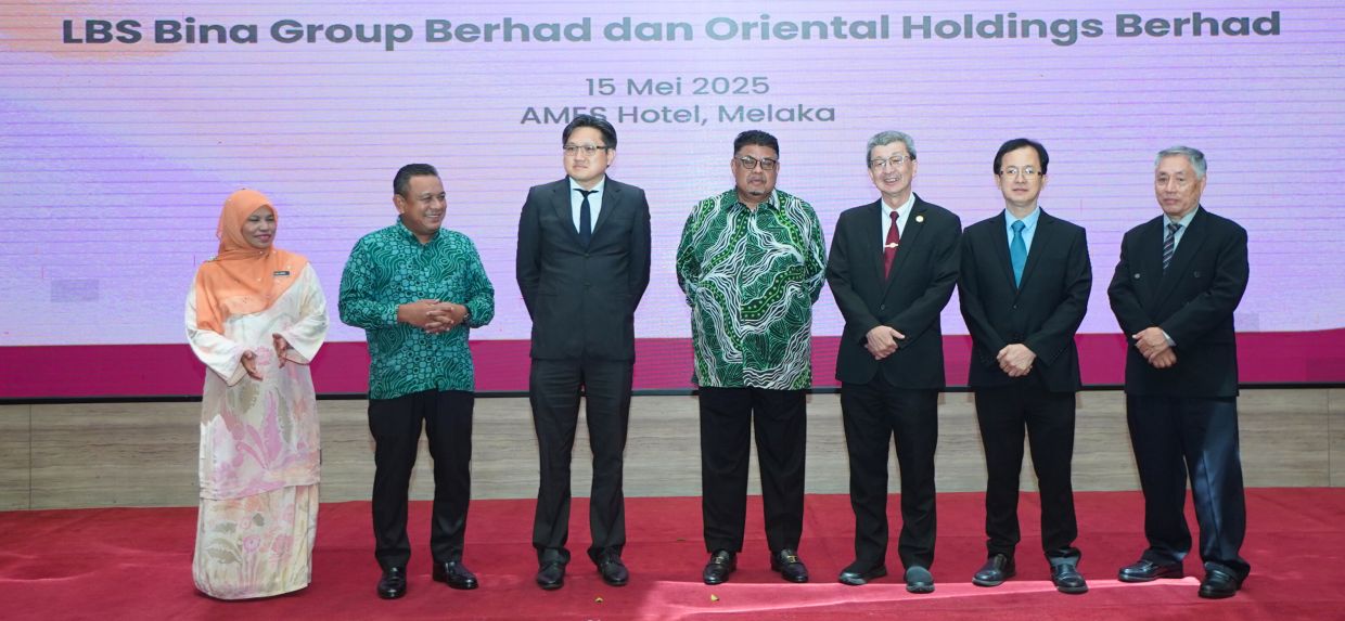 The Memorandum of Understanding (MoU) signing ceremony between LBS and Oriental Holdings Bhd was witnessed by (from left) Melaka state finance officer Datuk Salhah Salleh, Melaka state secretary Datuk Azhar Arshad, Loh, Ab Rauf, Hock San, Daniel Lim and Oriental Holdings group chief financial officer Wong Tet Look.