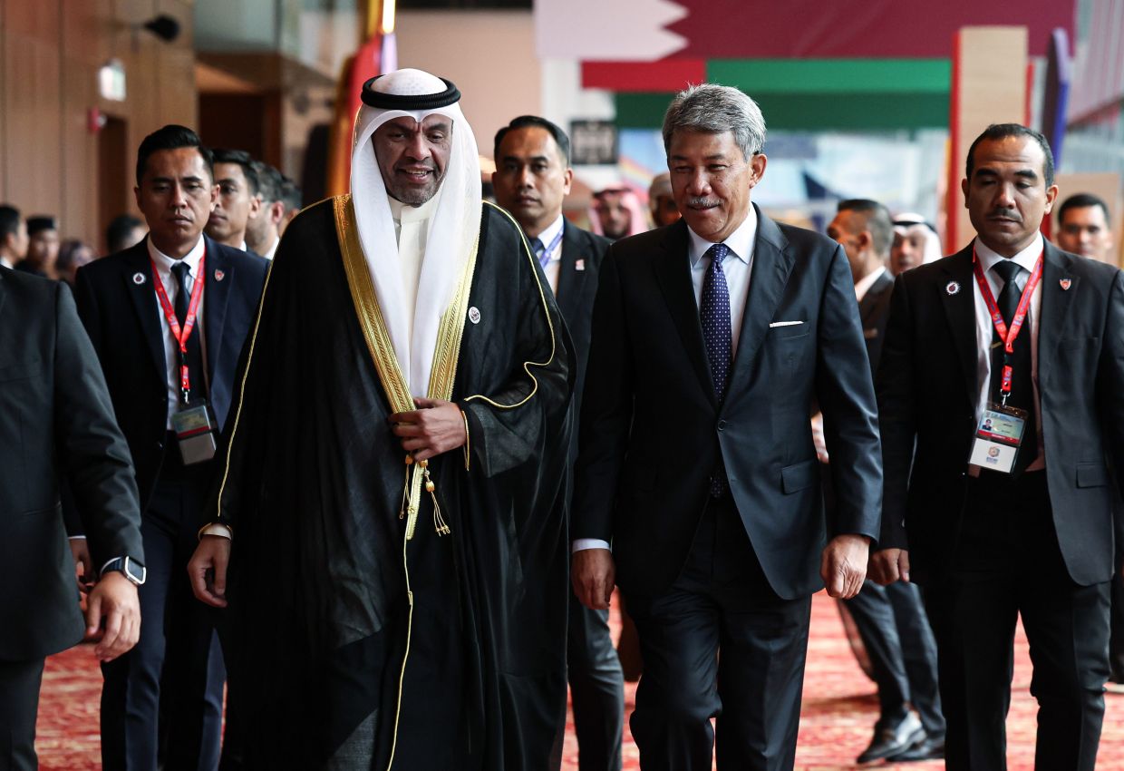 Foreign Minister Datuk Seri Mohamad Hasan at the Asean-Gulf Cooperation Council (GCC) Ministerial Meeting in Kuala Lumpur Convention Centre (KLCC) on Sunday (May 25). -- Photo: Bernama