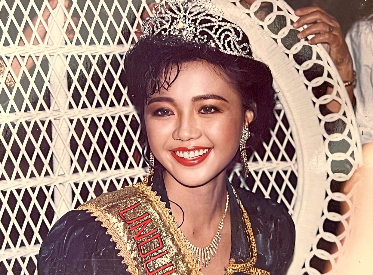A teenage Orow after being crowned Unduk Ngadau 1991.