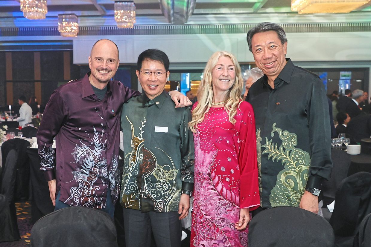 (From left) StanChart Plc group chief financial officer Diego De Giorgi, with INEDs David Tang, Robin Lawther (CBE) and Benjamin Hung.