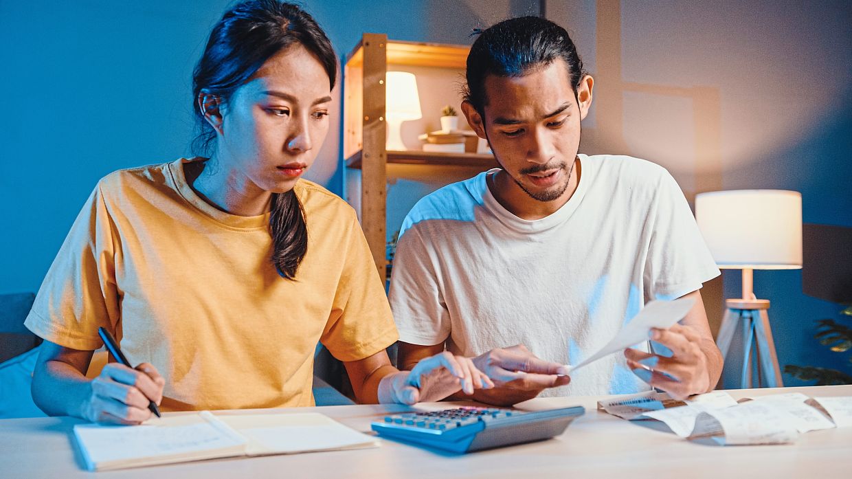 Make budgeting a habit; it helps make sure you’re spending less than you earn. 