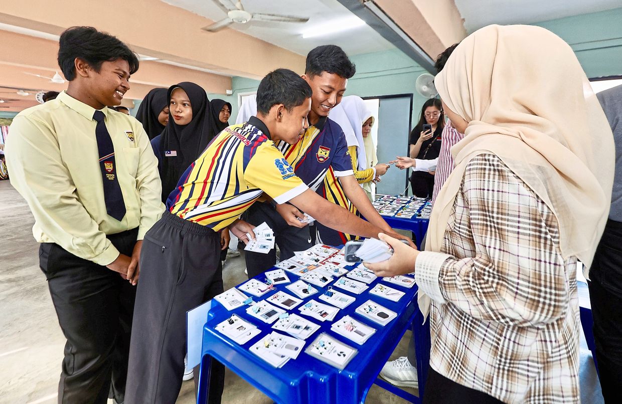(Above and below) A total of 93 Form Three students from SMK Indera Shahbandar participated in the opening programme.