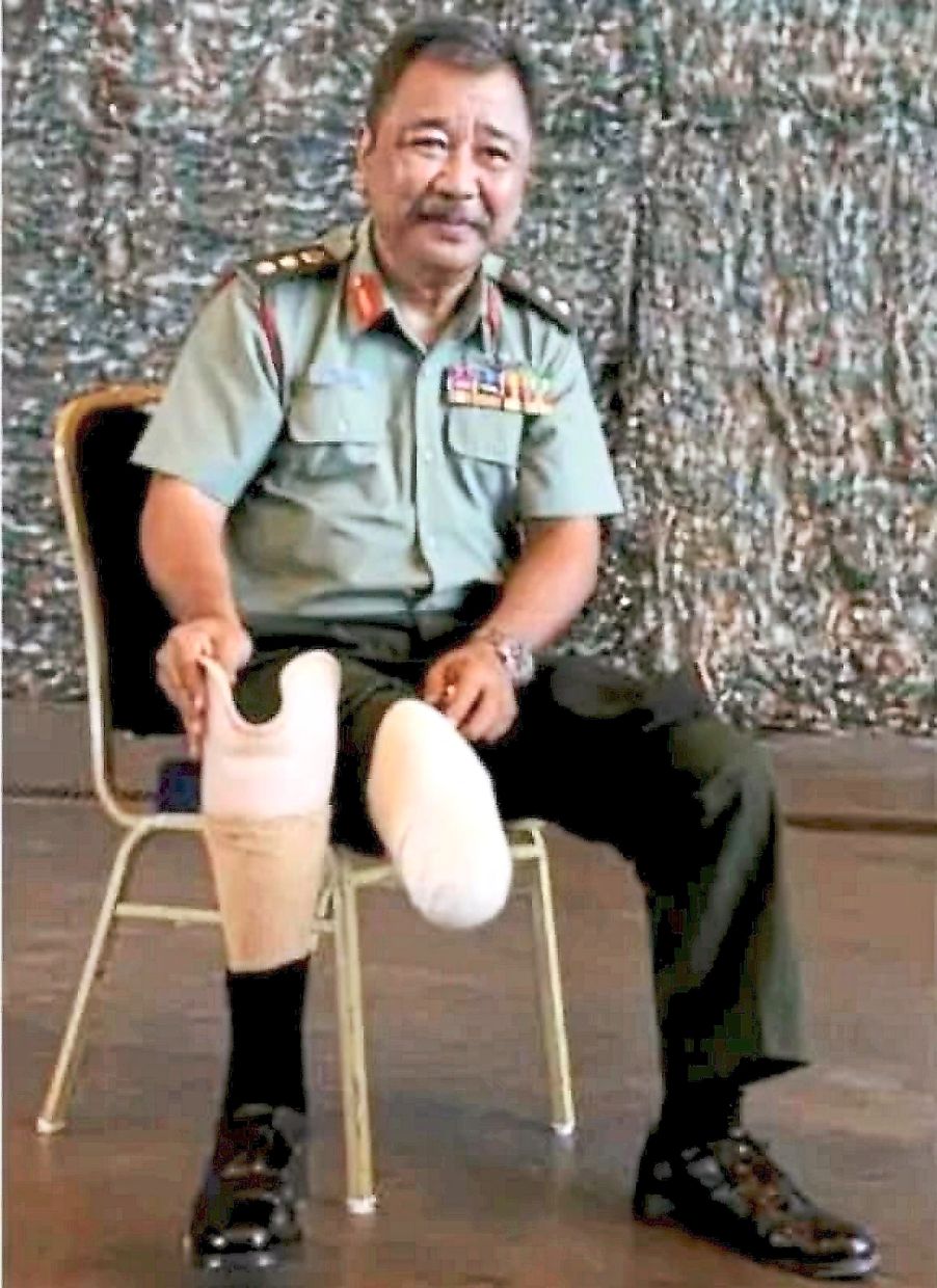 Kol Zulkifli Tahir had lost his right leg while battling the communists.