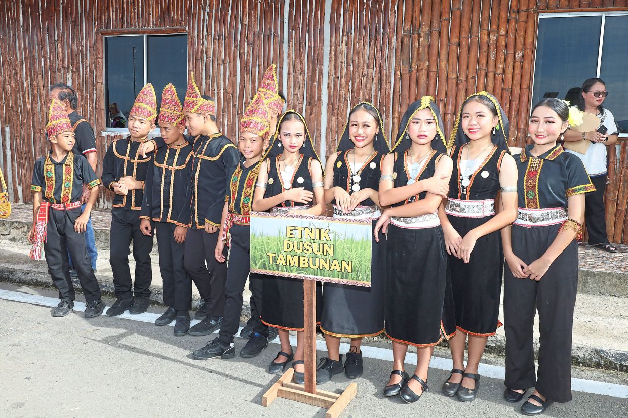 The Dusun people of Tambunan celebrate Kaamatan every May. — FIFY JOSEPH/Wikimedia Commons