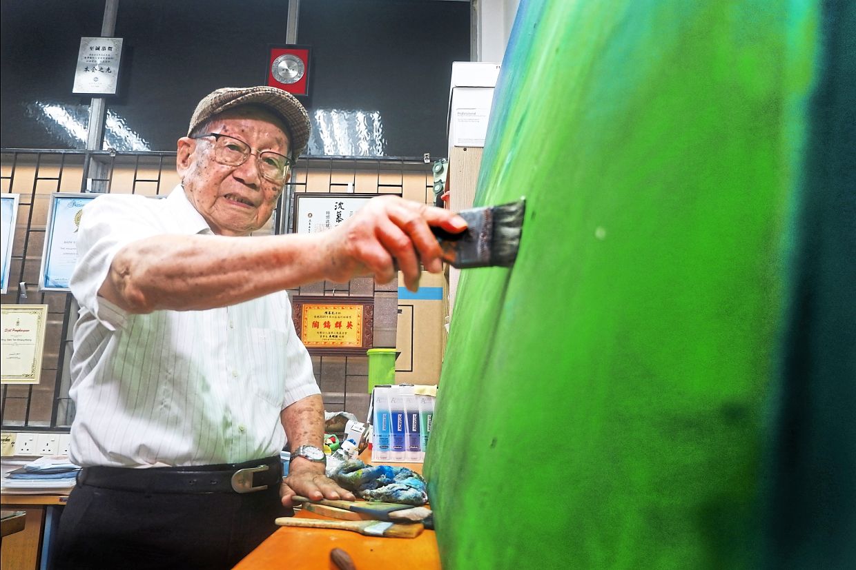 Tan Chiang Kiong, recognised as Malaysia’s longest-serving art educator, has dedicated six decades to the field. Photo: Wayfinder Publishing House
