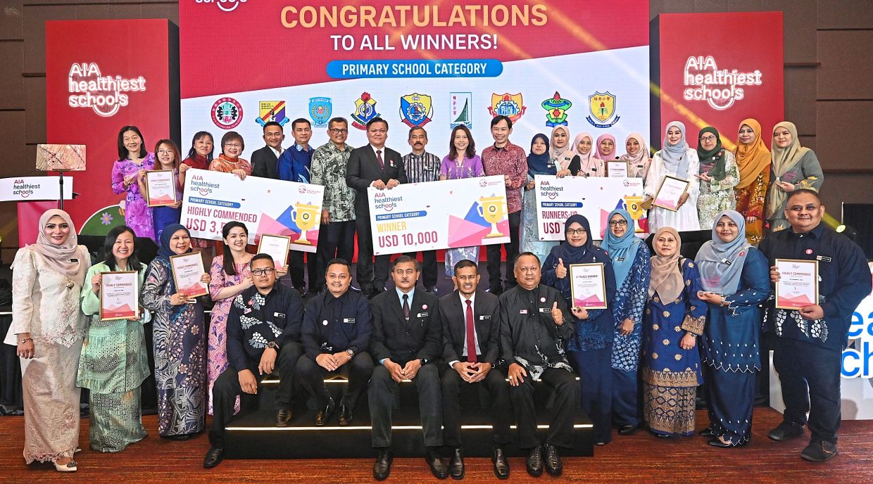 Nine primary schools were honoured for promoting health and well-being.