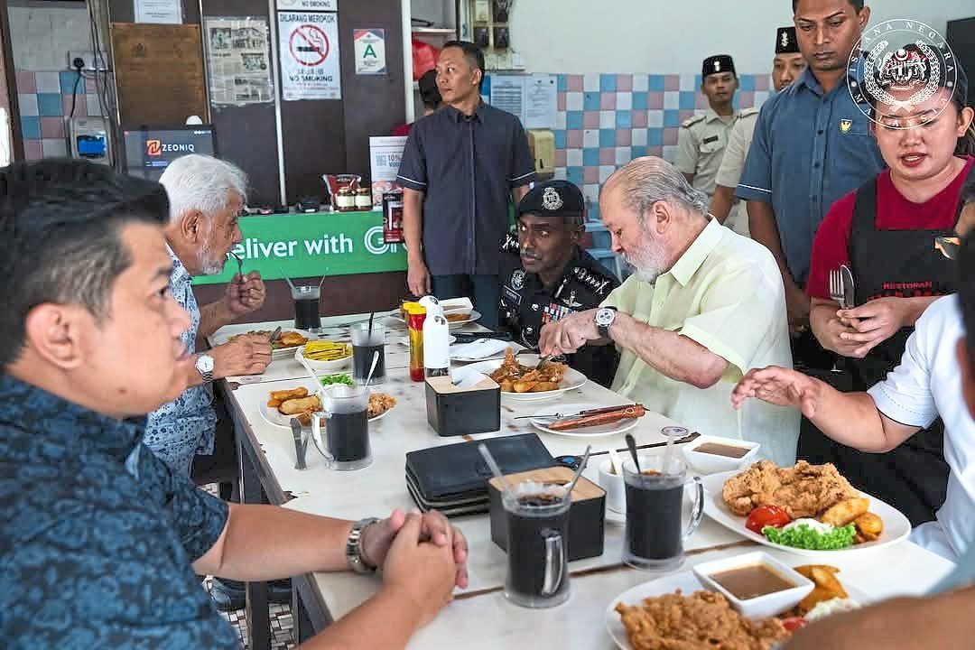 King’s visit cooks up buzz