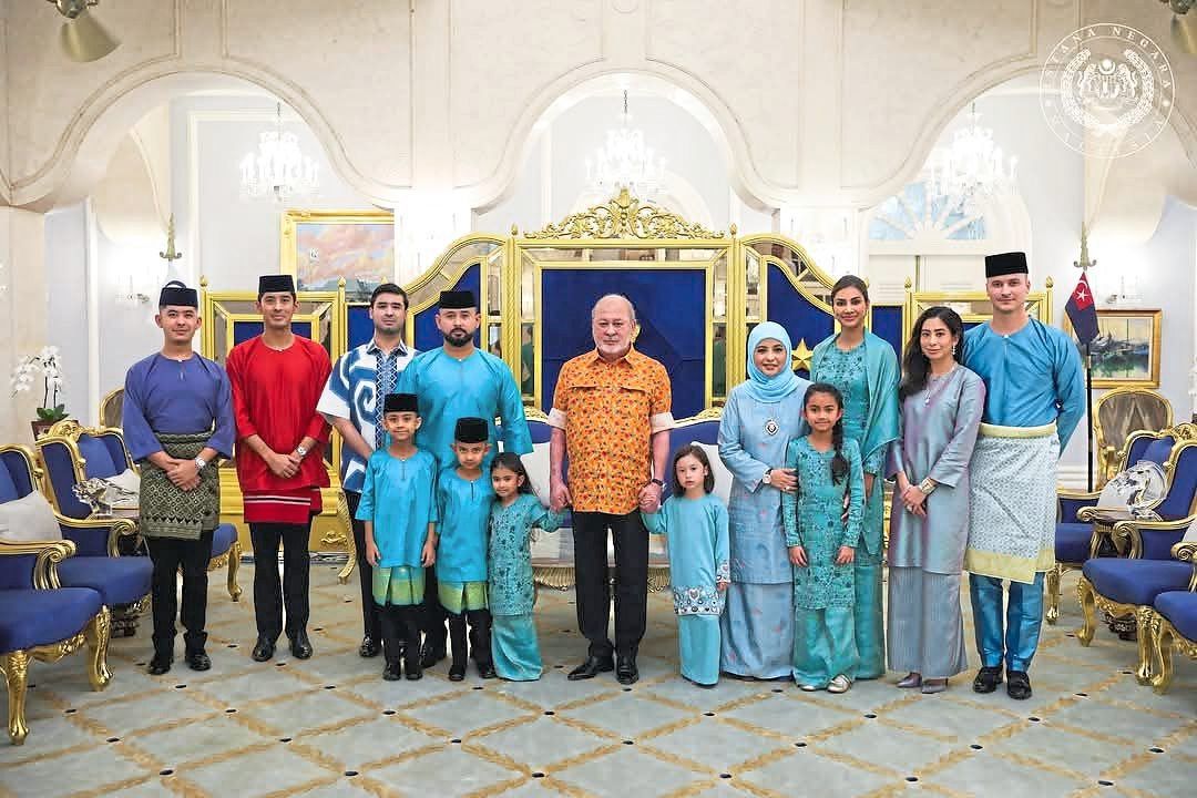 Sultan Ibrahim and Raja Zarith Sofiah with Tunku Ismail (fourth from left), Che’ Puan Mahkota Khaleeda Johor (third from right), Tunku Temenggong Johor Tunku Idris Iskandar (third from left), Tunku Panglima Johor Tunku Abdul Rahman (second from left), Tunku Putera Johor Tunku Abu Bakar (left), Tunku Tun Aminah (second from right) and her husband Datuk Dennis Muhammad Abdullah (right) following a Hari Raya Aidilfitri luncheon at Istana Bukit Serene in Johor Baru in March this year. — Photo from Sultan Ibrahim’s official Facebook page