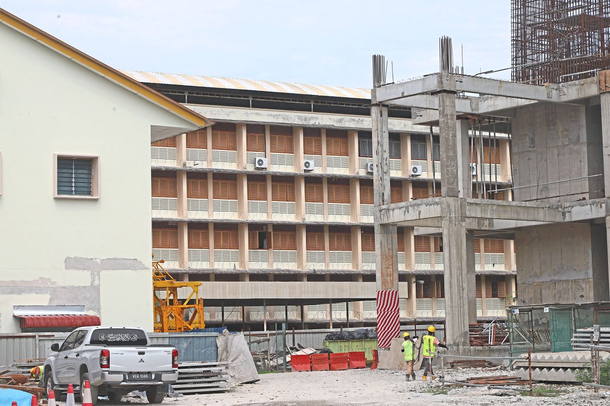 The Women and Children Block is 34.35% completed as of May 22. It is expected to be ready by January next year. — Photos: LIM BENG TATT/The Star