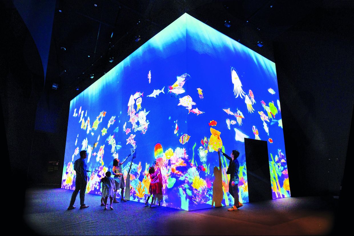 In ‘Sketch’ installations at several sites you use crayons to colour in a creature, which then comes alive as a projection on the walls and the floor. — teamlab