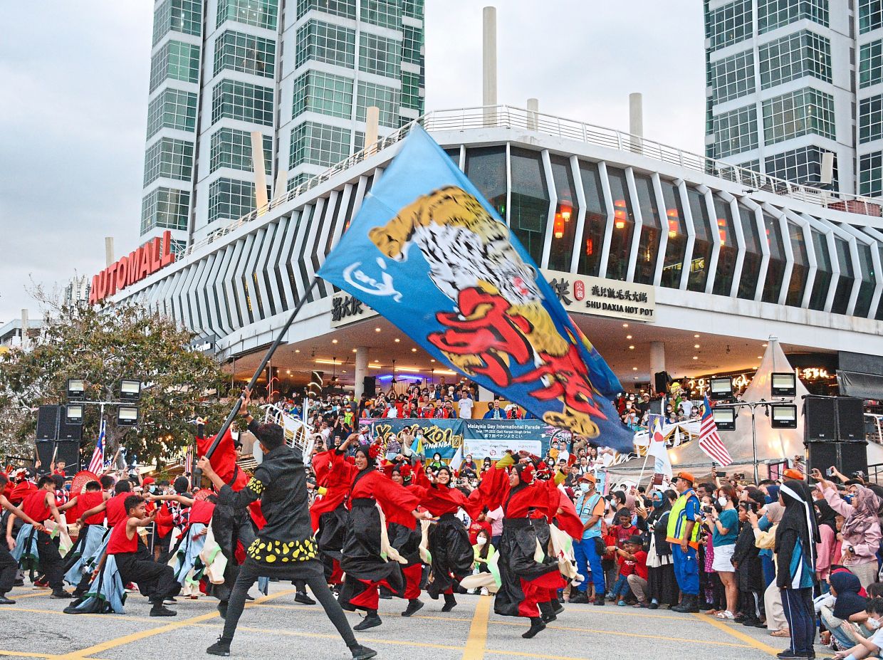Colourful performances from Penang Yosakoi Parade 2022 held in Karpal Singh Drive.
