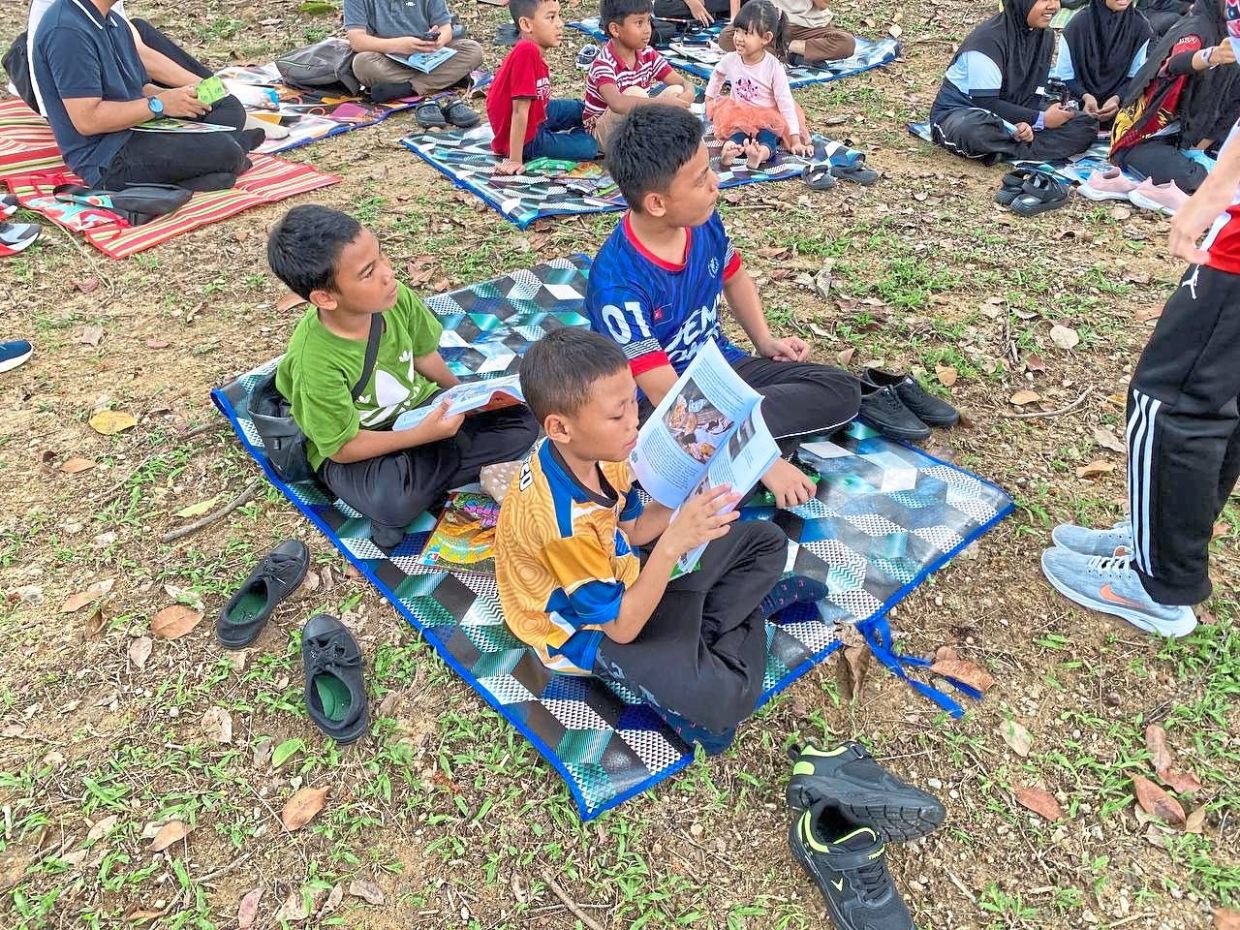 The Sultan Ismail Library has collaborated with UniKL Seri Alam to host a ‘book picnic’ where about 20 children took part in a book quote hunt, charades and reading-related quizzes.