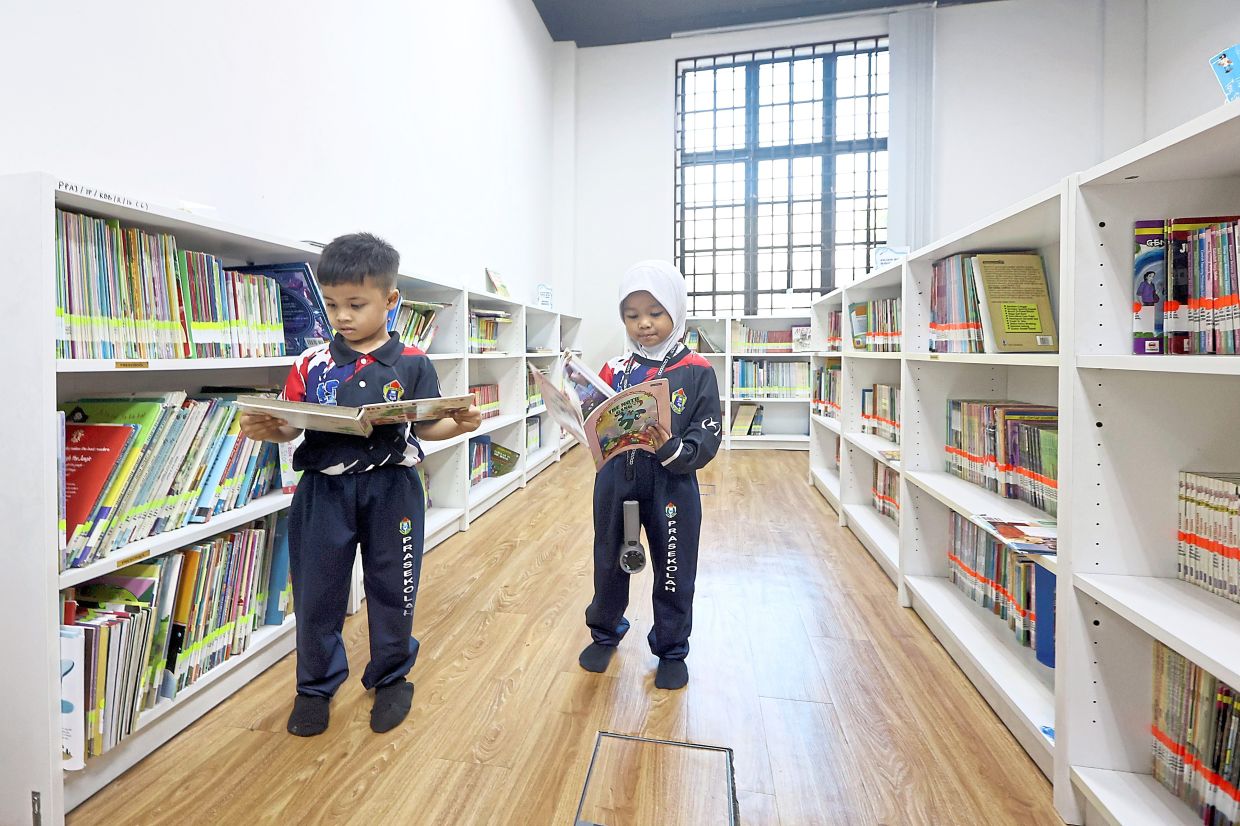 Pupils usually spend time reading and playing at the main library in Jalan Yahya Awal while waiting for classes or for their parents to pick them up.