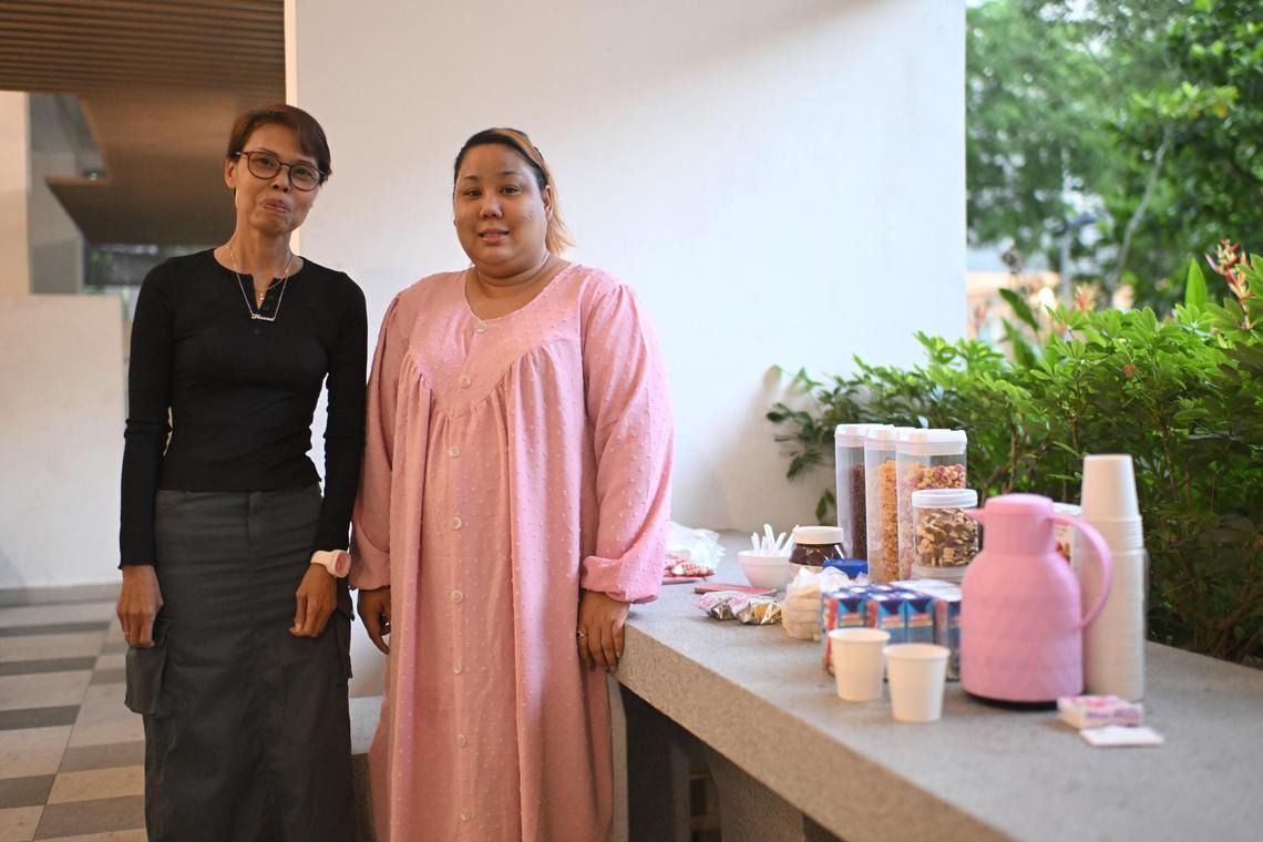 Lydia Susiyanti Sukarbi (right) and Halinah Yatim with the items they have prepared for breakfast. - Photo: ST