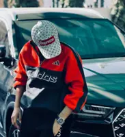 Money dysmorphia: Flexing fantasy online