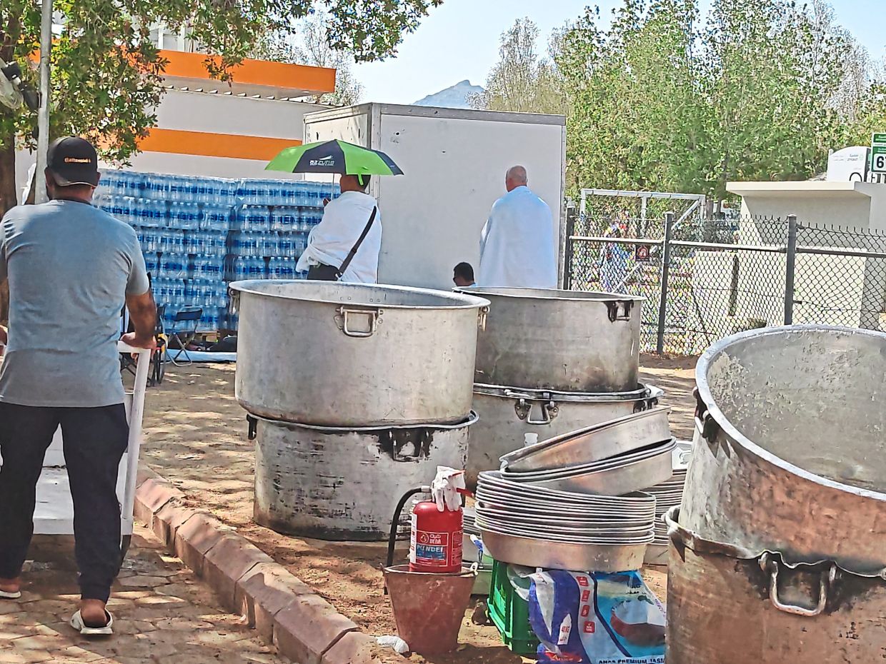 The food was always a hit with all the pilgrims. — Photos: ZAKIAH KOYA/The Star