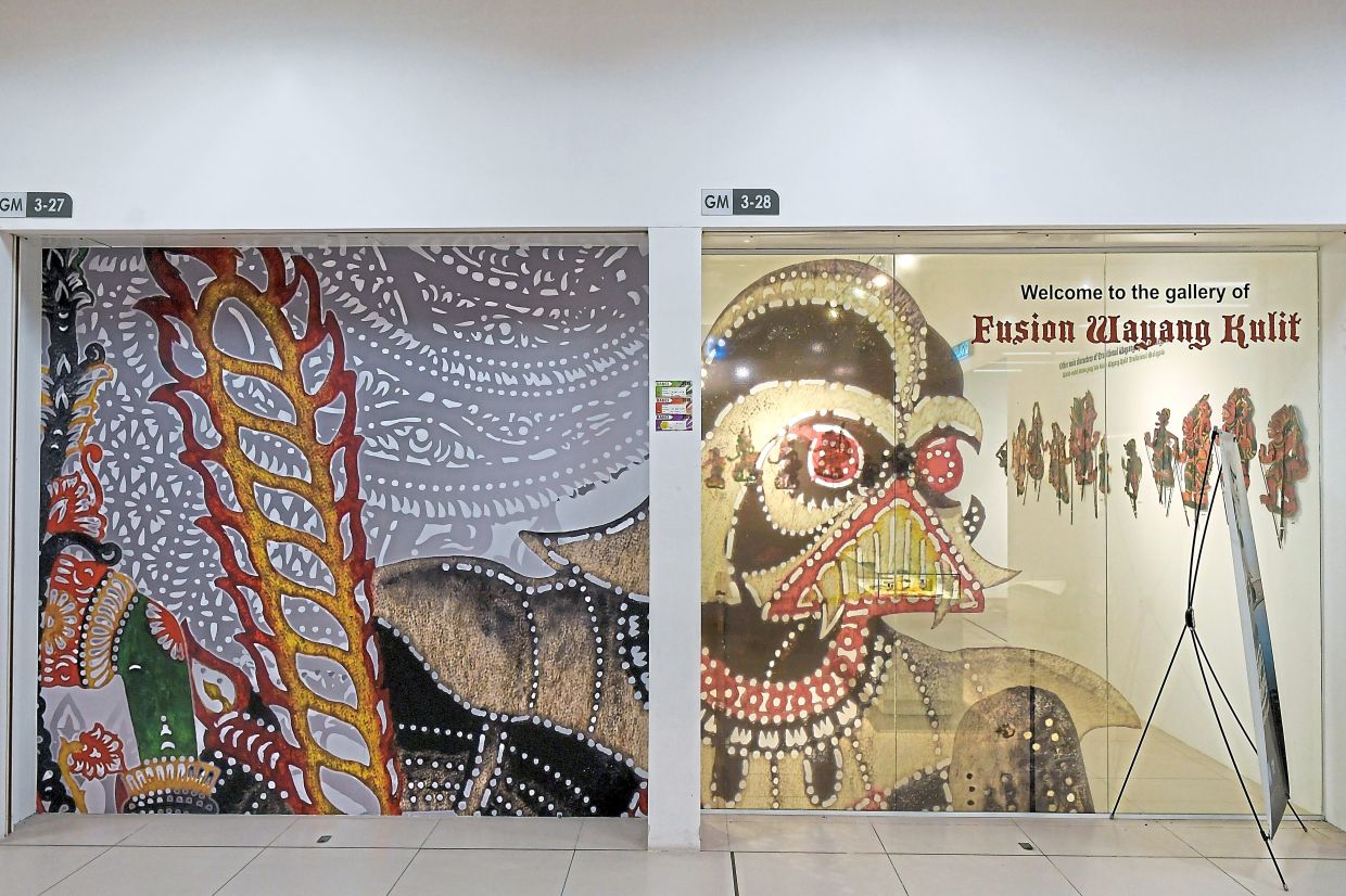 The group’s foray into modern characters began with the ‘Star Wars’ franchise, featuring puppets of Darth Vader and Skywalker among others.