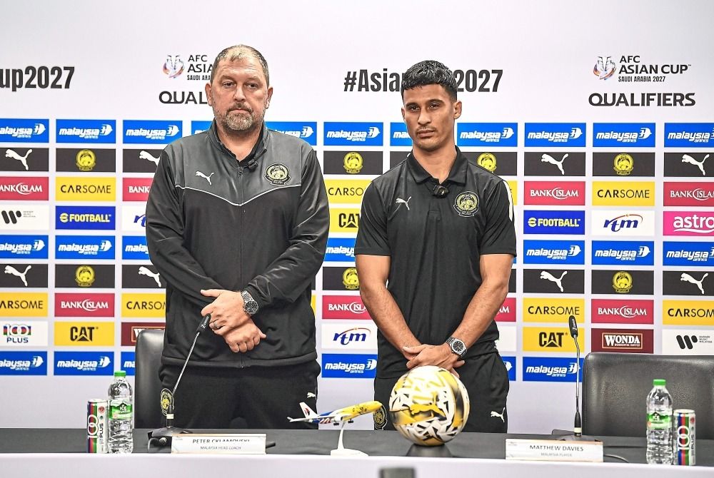 Coach Peter Cklamovski and captain Matthew Davies at a press conference. — Bernama