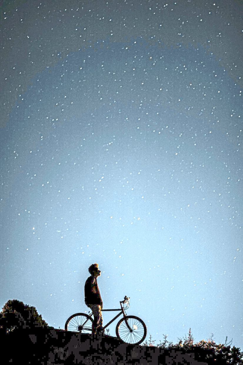 Stargazing falls under the category of noctourism. — Photos: Pexels