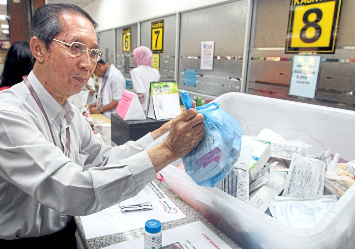 Expired or unused medicines can be returned to designated collection points at healthcare facilities. — Photos: Filepic