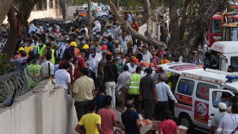 Search and rescue teams respond to the scene of an Air India plane crash in Ahmedabad, India, on June 12, 2025. - Photo: AP