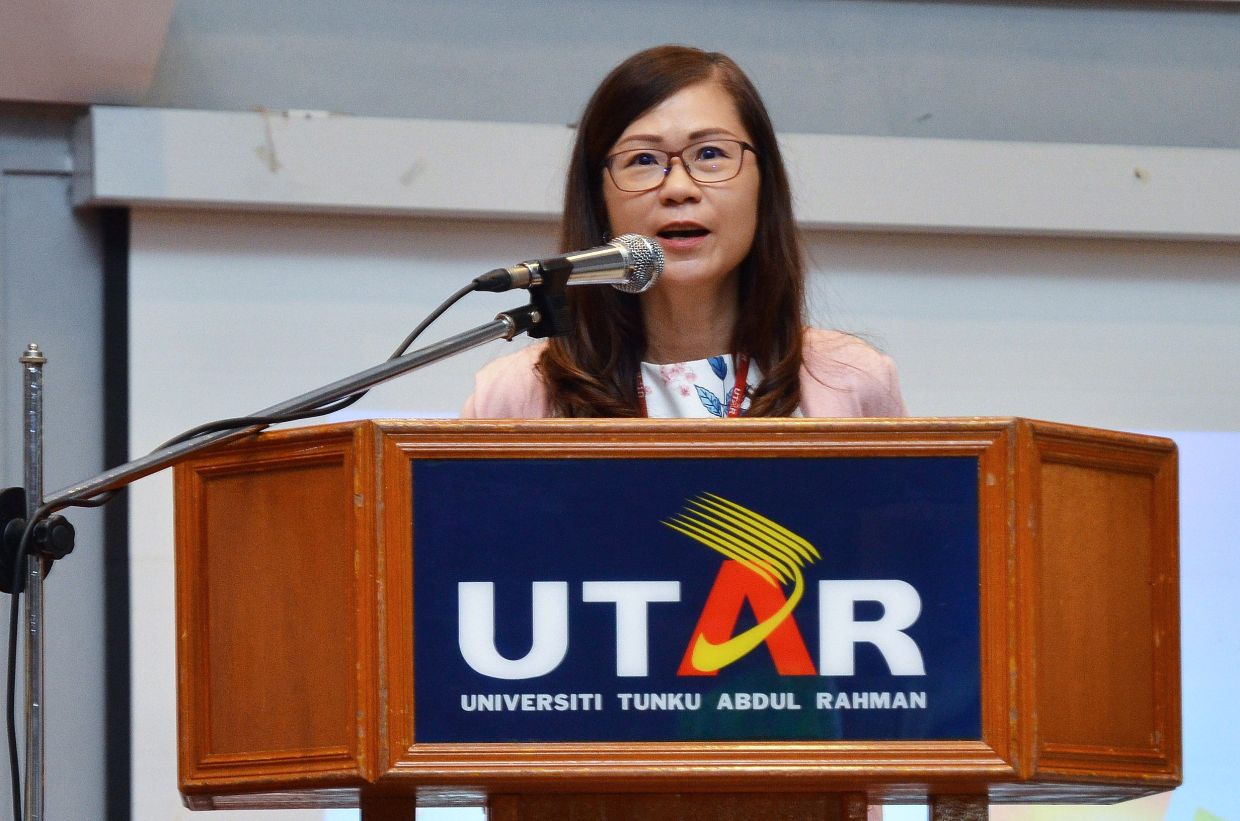 FAS dean Dr Lee Lai Meng said that the Psychology and Counselling curriculum is backed by strong theoretical foundations and practical components, preparing students for their future careers. 