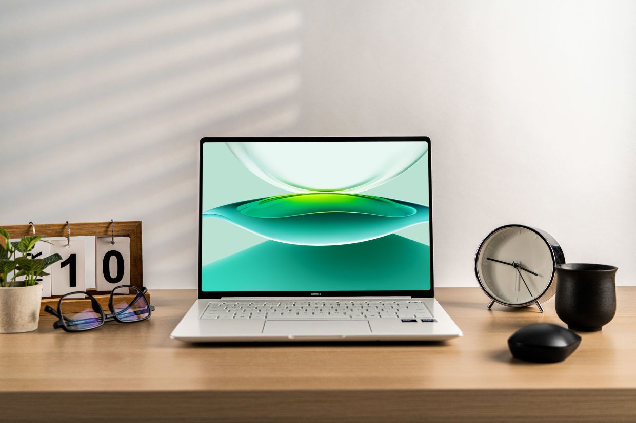 The HONOR MagicBook Pro 14 combines sleek design with powerful performance for users on the move.