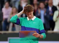 Tennis-Sinner seeks to put disappointment of French Open defeat behind him