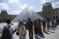 Louvre closes as staff strike over overcrowding and understaffing